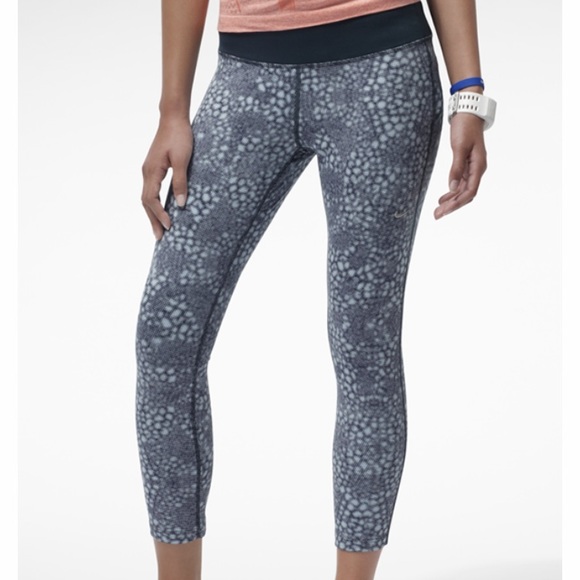 Nike Pants - Nike Epic Run Printed Cropped Dri-Fit Tights, EUC